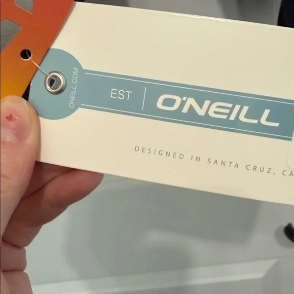 NWT! O’Neill Women’s Longsleeve Rash guard - Picture 4 of 7